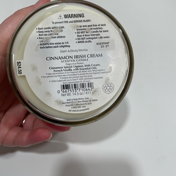 Bath & Body Works Cinnamon Irish Cream Candle - Cream and Gold - Picture 3 of 3